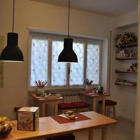 Livinghouse Bed & Breakfast 2*